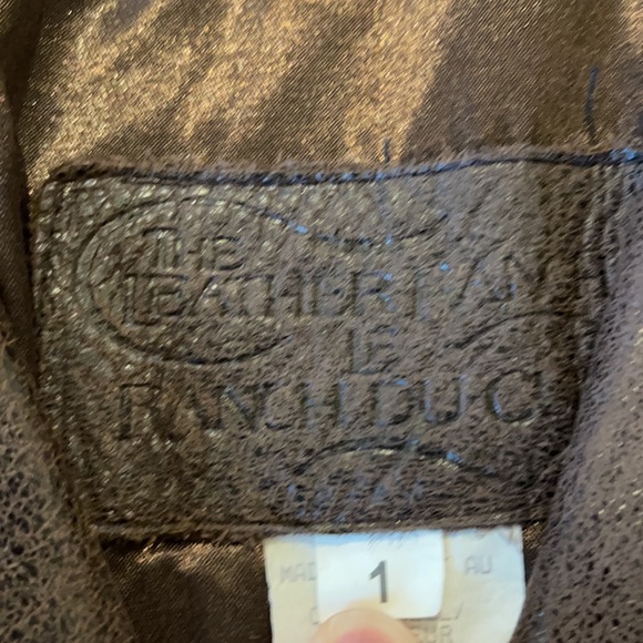 Beautiful, barely worn full grain leather coat. - Picture 3 of 7